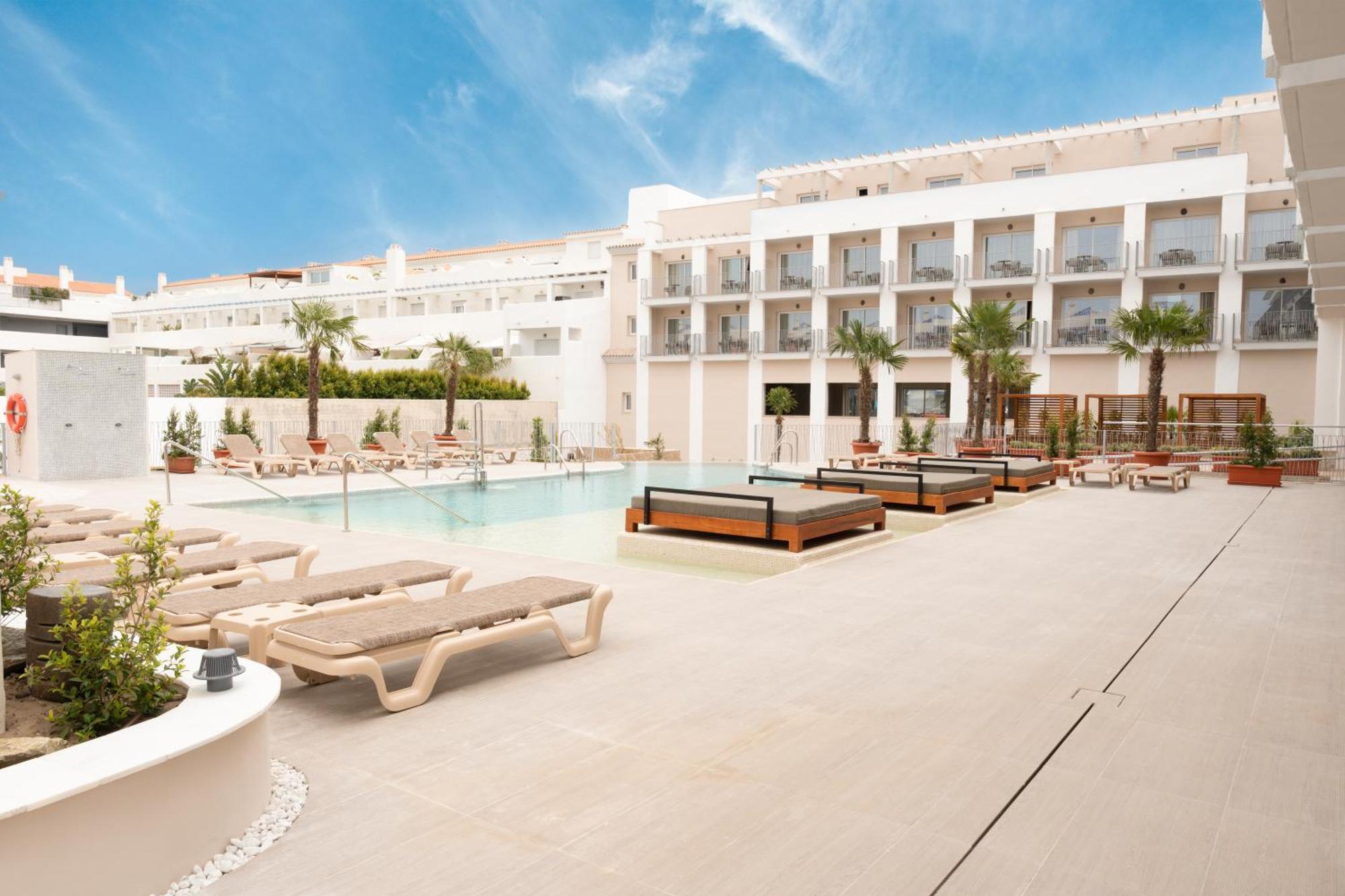 Event By Qhotels - Adults Recommended